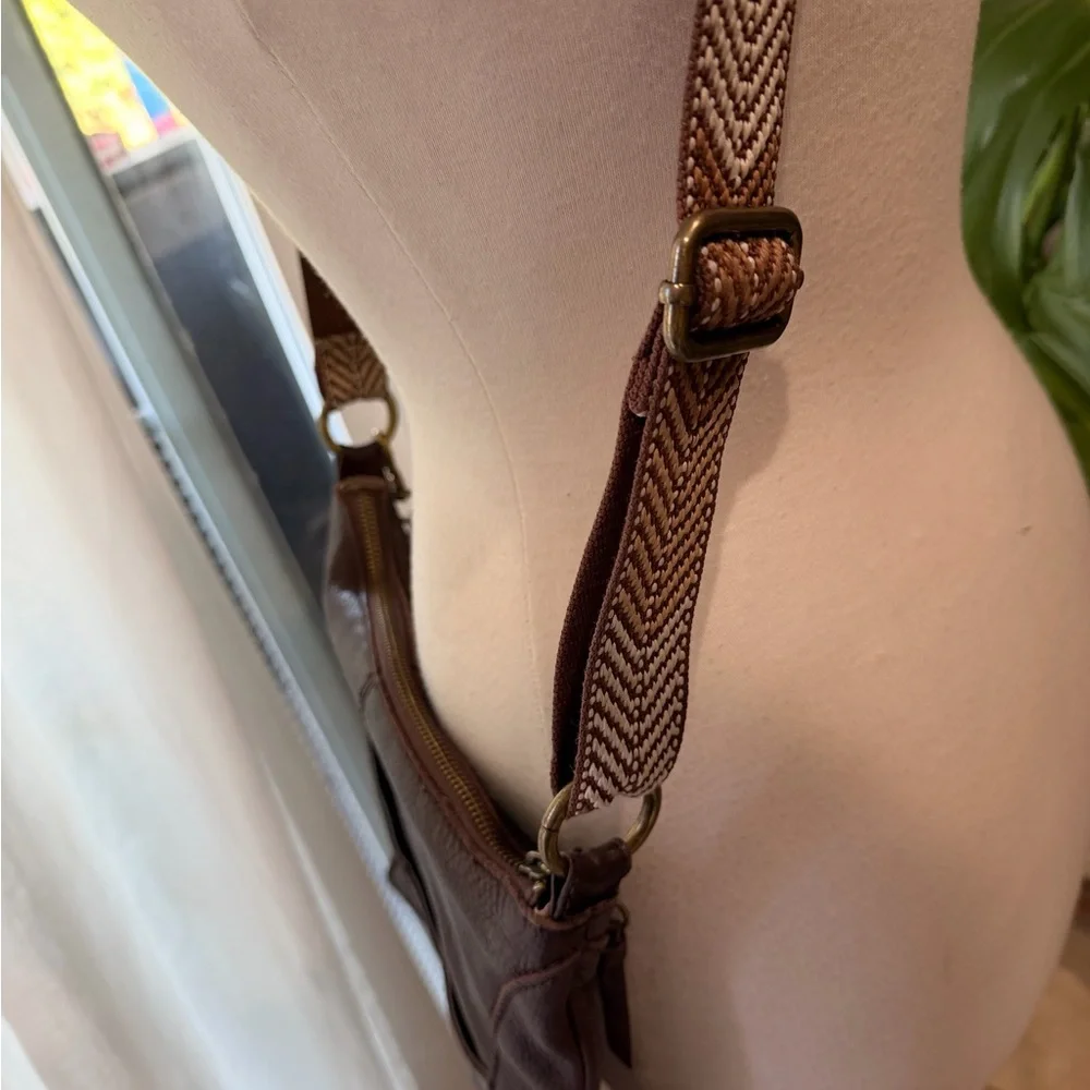 The Sak Brown Leather Crossbody Bag Boho Strap Adjustable Shoulder Purse